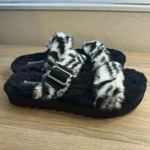 KOOLABURRA BY UGG ZEBRA SLIDES - Picture 1 of 6